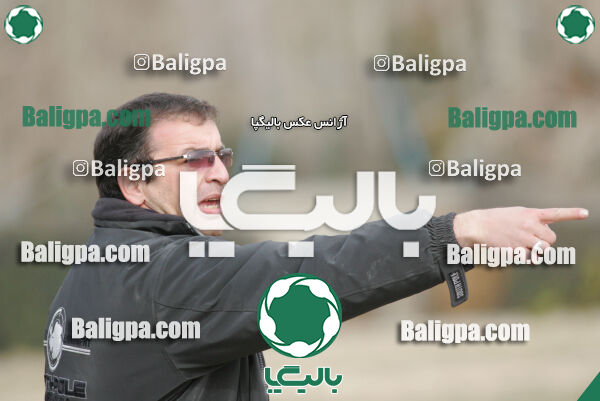 ۰ - ۰ نیروی زمینی