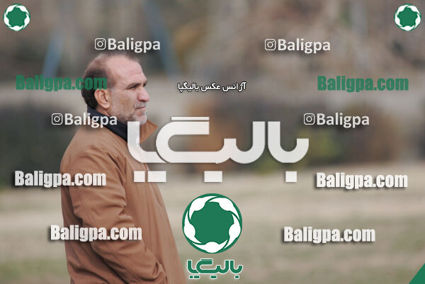 ۰ - ۰ نیروی زمینی
