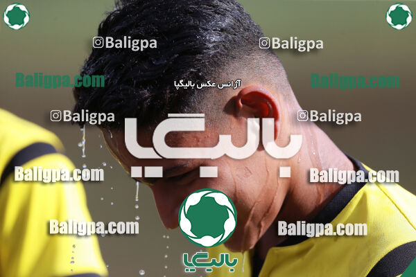 استقلال ۱ - ۱ راه آهن