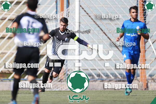 استقلال ۲ - ۰