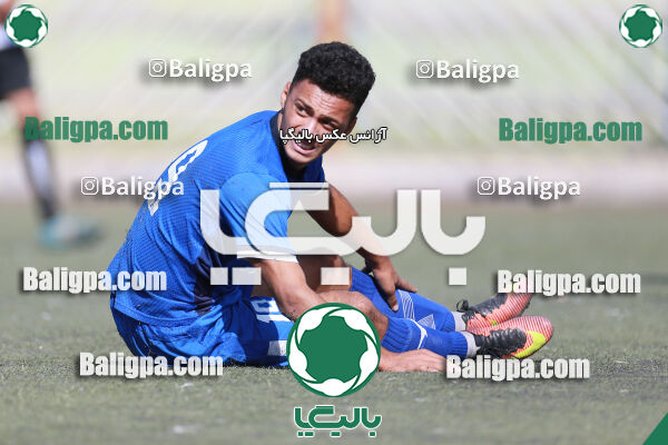استقلال ۲ - ۰