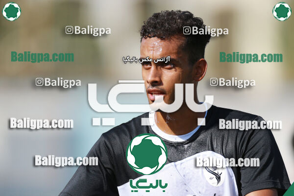 استقلال ۲ - ۰