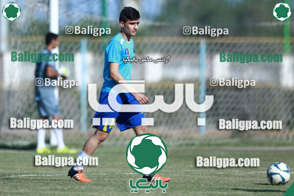 ۰ - ۲