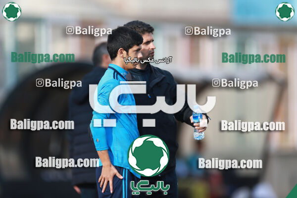 ۲ - ۰