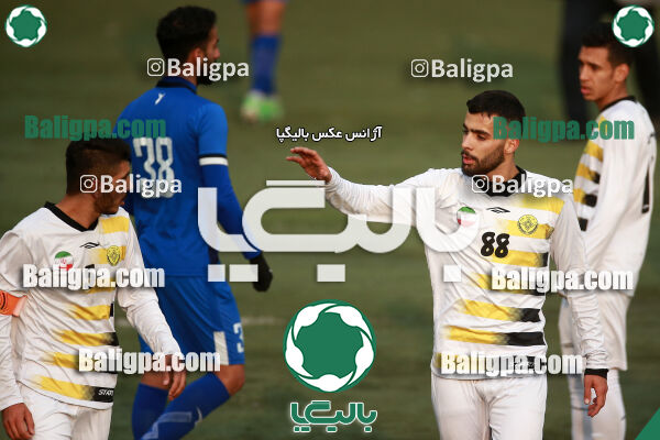استقلال ۲ - ۴ مقاومت
