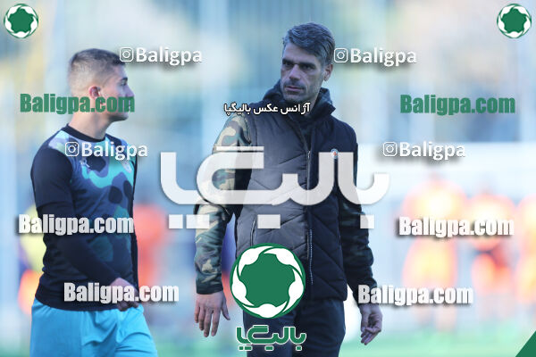 ۰ - ۰ نیروی زمینی
