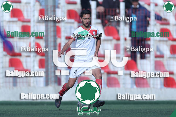 ۲ - ۳ استقلال