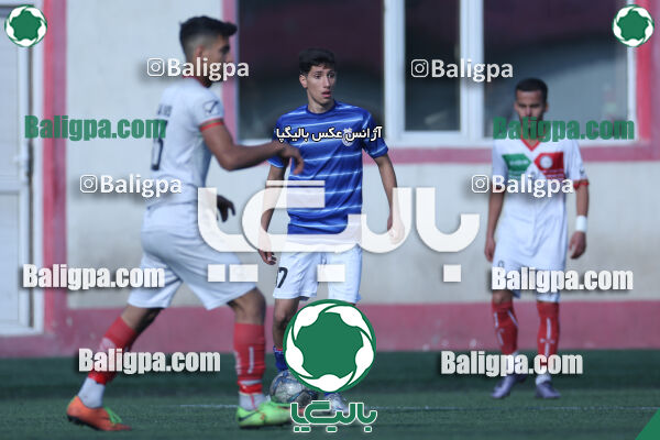 ۲ - ۳ استقلال