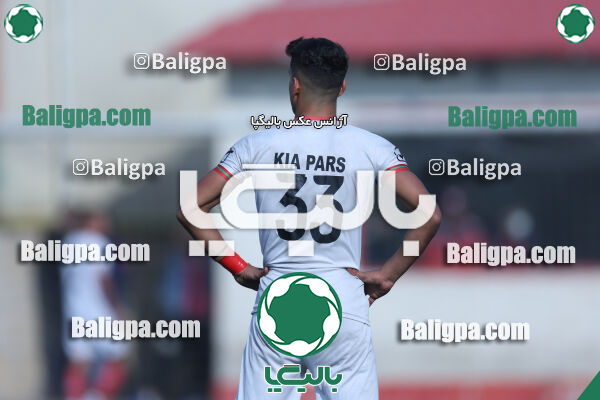 ۲ - ۳ استقلال