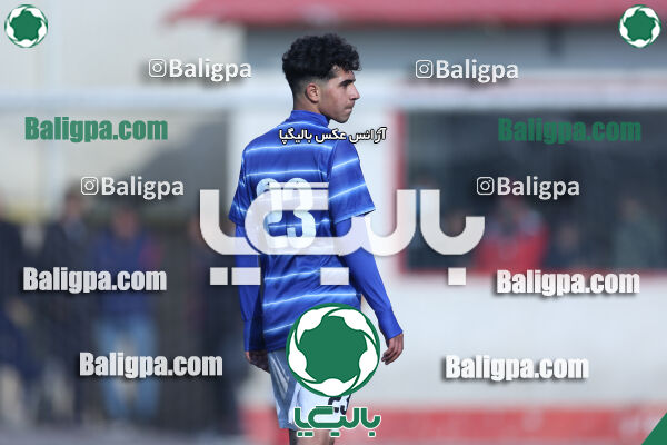۲ - ۳ استقلال