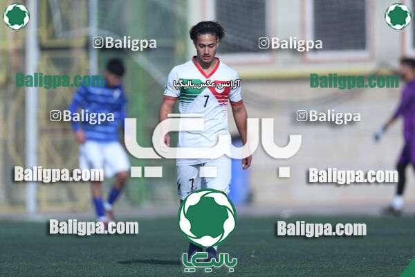 ۲ - ۳ استقلال