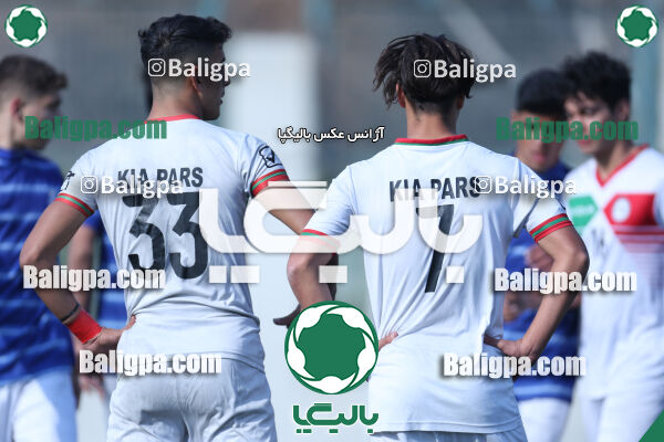 ۲ - ۳ استقلال