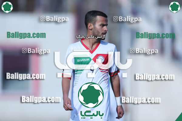 ۲ - ۳ استقلال