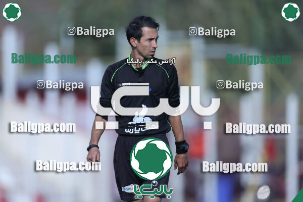 ۲ - ۳ استقلال