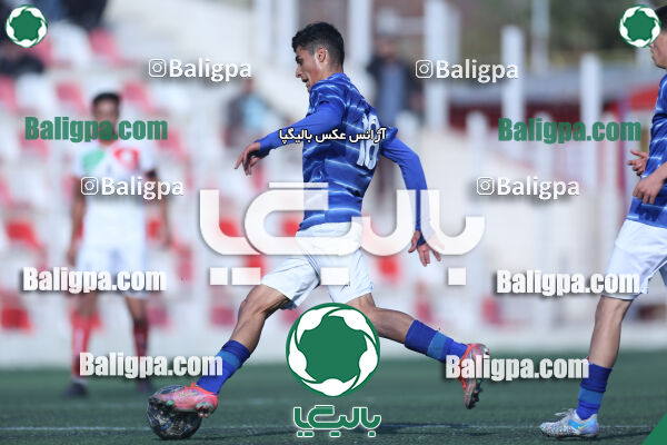 ۲ - ۳ استقلال
