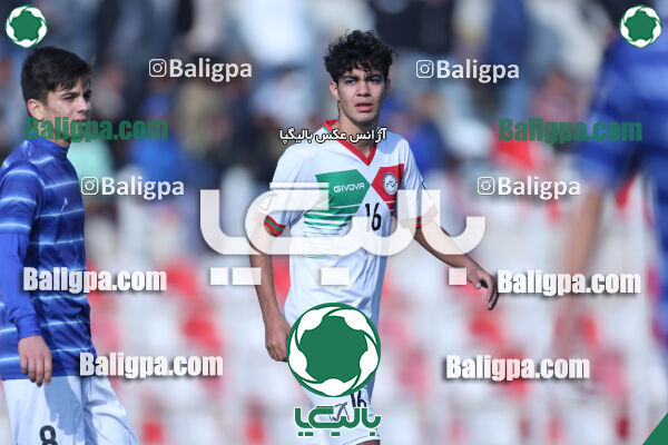۲ - ۳ استقلال