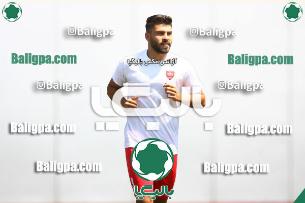 ۱ - ۰ پیام