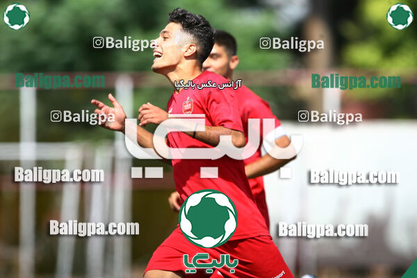 ۱ - ۰ پیام
