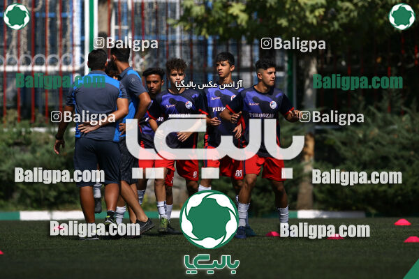 پیروزان تکین ایرانیان 0–2 پرسپولیس