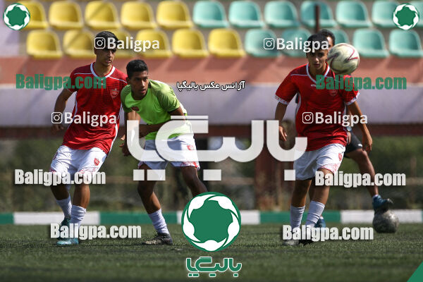 پیروزان تکین ایرانیان 0–2 پرسپولیس