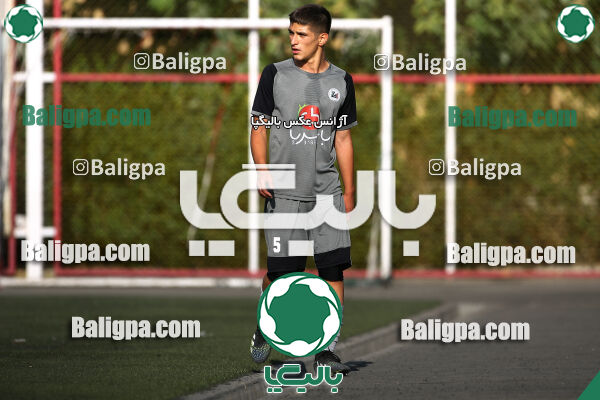 پرسپولیس 5–0 احسان ری