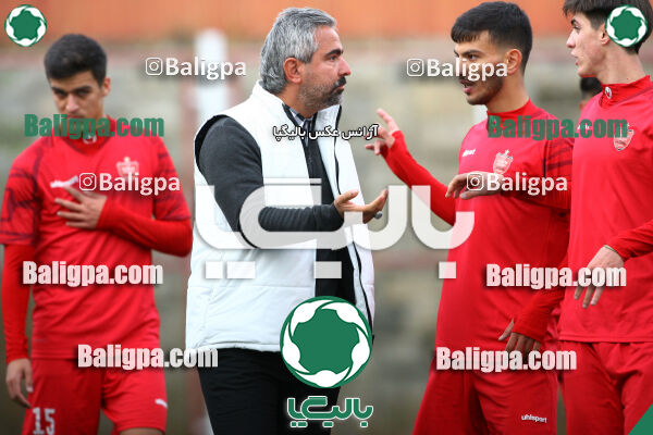 پرسپولیس 3–0 مقاومت