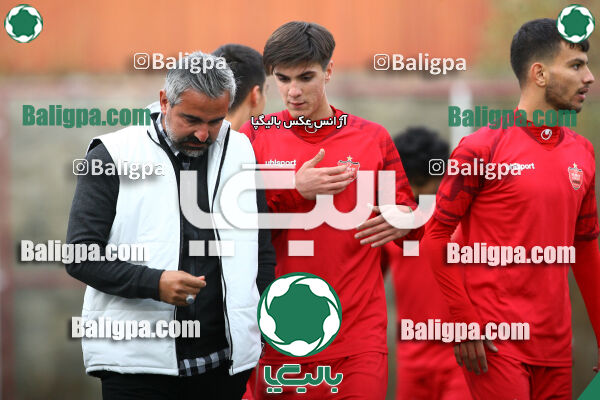 پرسپولیس 3–0 مقاومت