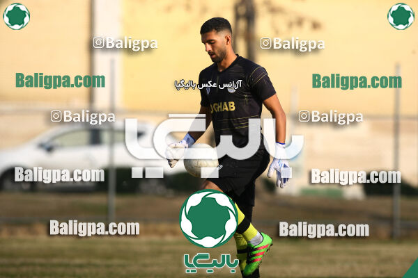 عقاب ۲ - ۲ پرسپولیس