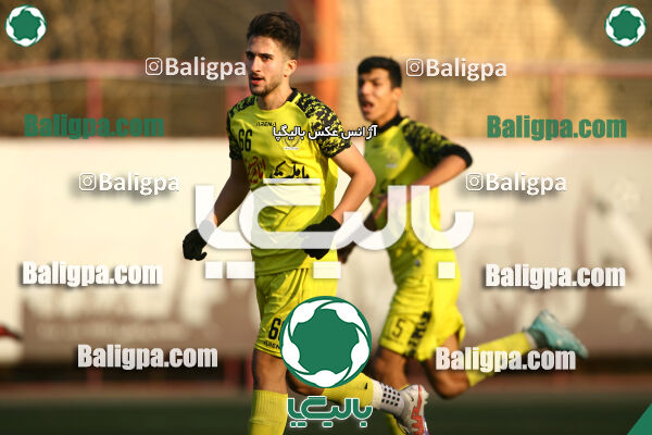 پرسپولیس 1–1 مقاومت