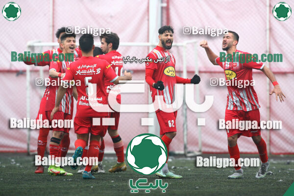 پرسپولیس 2–2 استقلال
