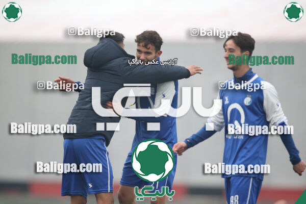 پرسپولیس 2–2 استقلال