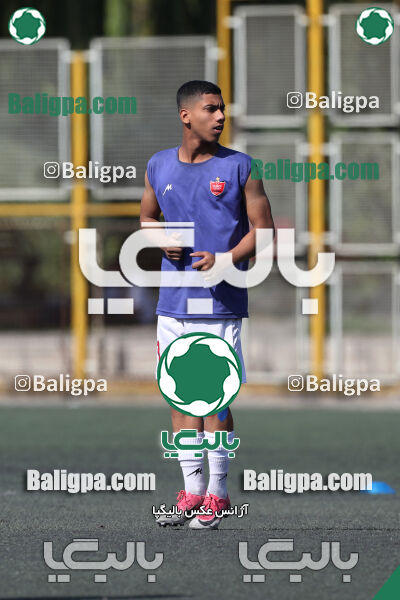 پیروزان تکین ایرانیان 1–2 پرسپولیس