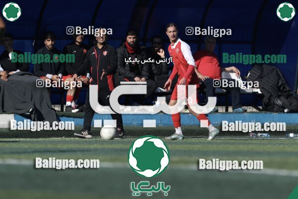 عقاب ۲ - ۱ پرسپولیس