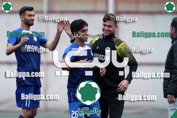 پرسپولیس 2–2 پیام