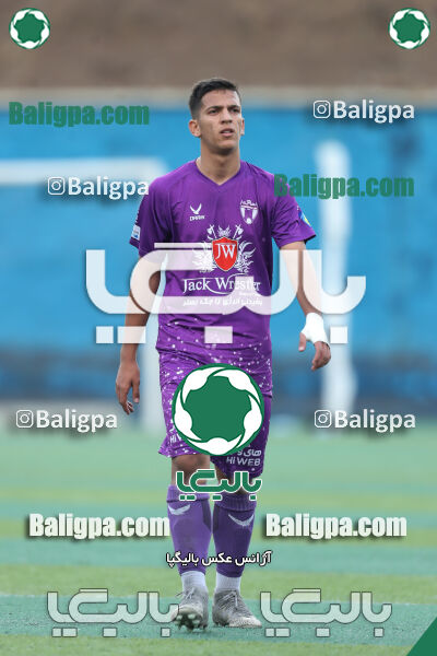 نیروی زمینی 2–1 هوادار