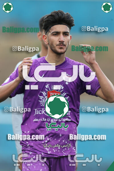 نیروی زمینی 2–1 هوادار