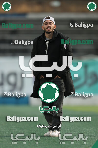 نیروی زمینی 2–1 هوادار