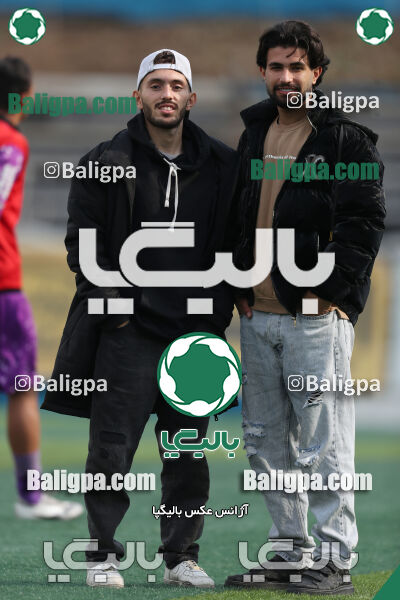 نیروی زمینی 2–1 هوادار