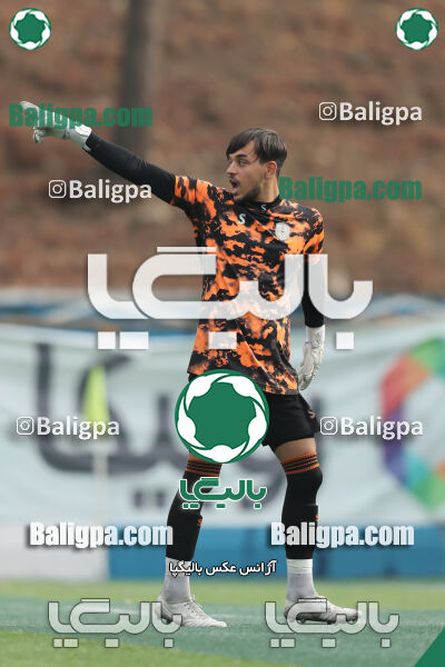 نیروی زمینی 2–1 هوادار