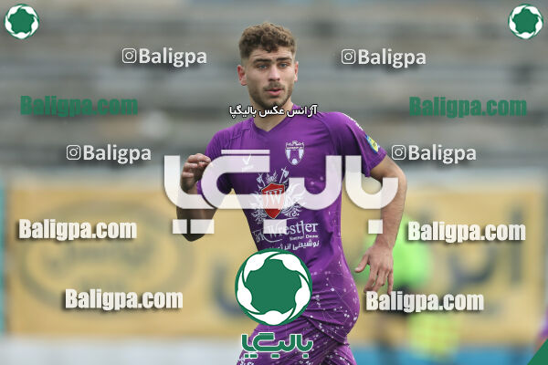 نیروی زمینی 2–1 هوادار