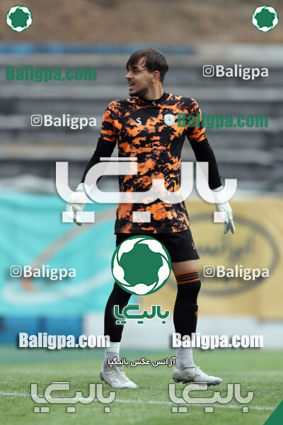 نیروی زمینی 2–1 هوادار