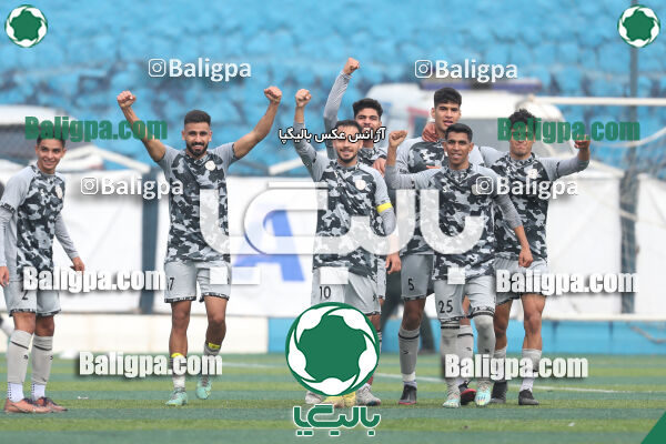 نیروی زمینی 2–1 هوادار