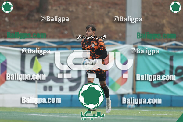 نیروی زمینی 2–1 هوادار