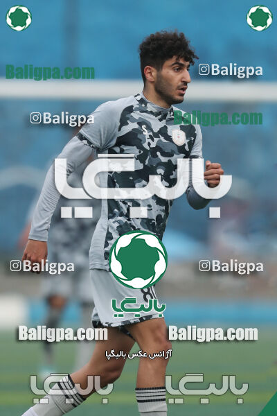 نیروی زمینی 2–1 هوادار
