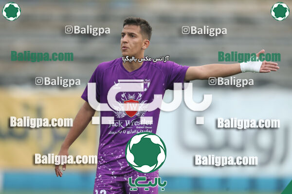 نیروی زمینی 2–1 هوادار