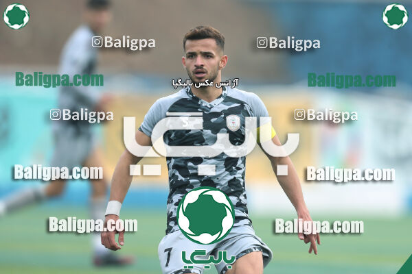 نیروی زمینی 2–1 هوادار