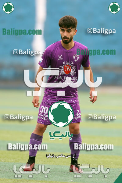 نیروی زمینی 2–1 هوادار