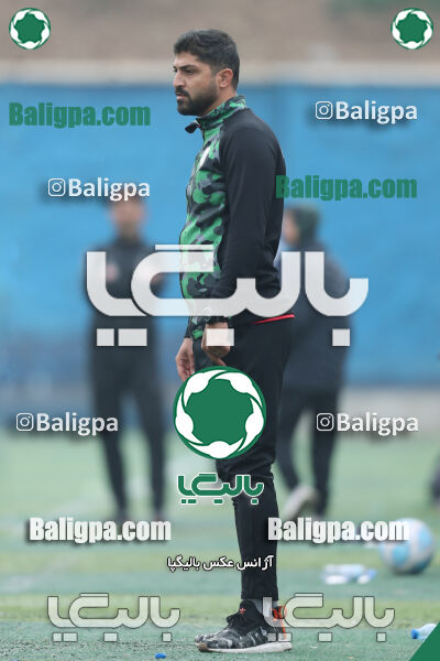 نیروی زمینی 2–1 هوادار