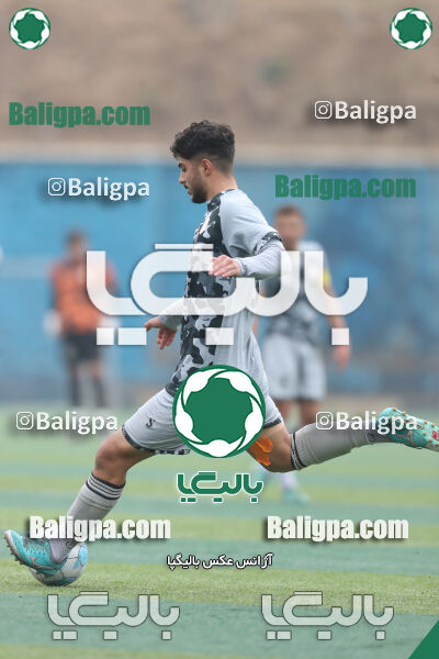 نیروی زمینی 2–1 هوادار