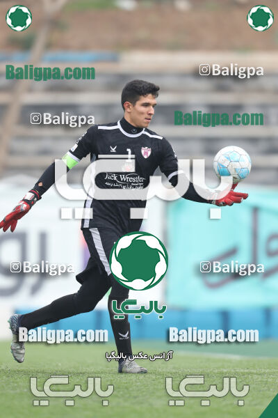 نیروی زمینی 2–1 هوادار